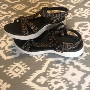 Leopard goga mat sandals